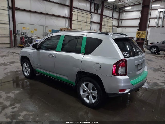 2014 JEEP COMPASS 1C4NJDEB1ED629593 Photo 2