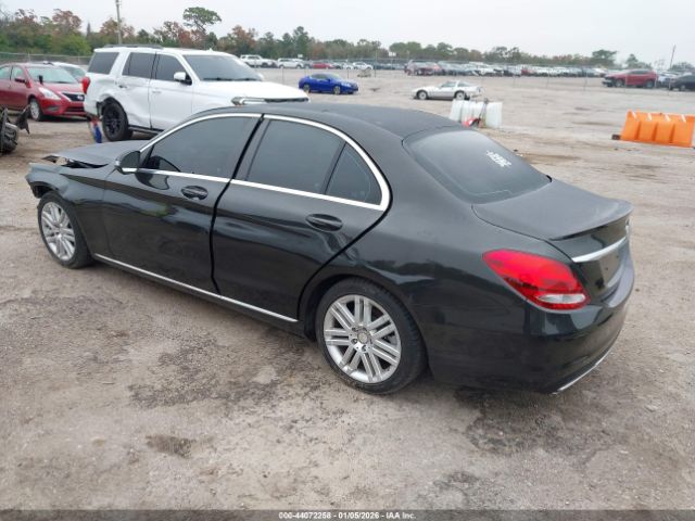 2017 MERCEDES-BENZ C 300 WDDWF4JB6HR261386 Photo 2