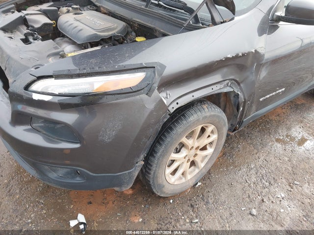 1C4PJLCB1HW668120 Jeep Cherokee Latitude Fwd