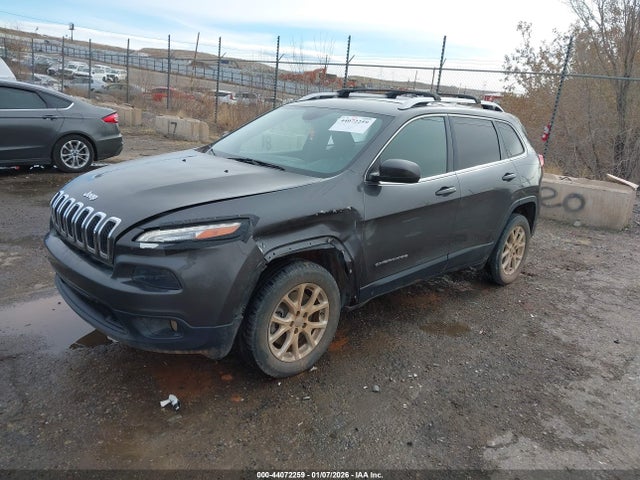 1C4PJLCB1HW668120 Jeep Cherokee Latitude Fwd