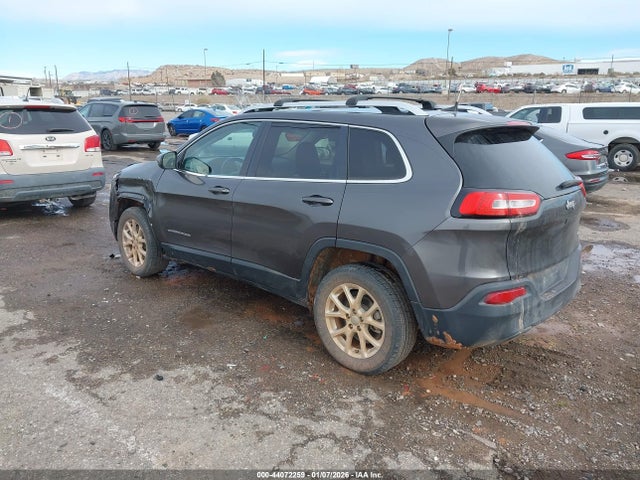 1C4PJLCB1HW668120 Jeep Cherokee Latitude Fwd