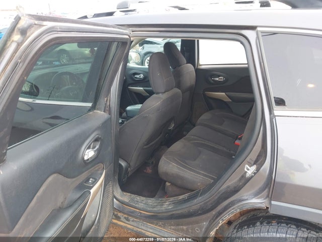 1C4PJLCB1HW668120 Jeep Cherokee Latitude Fwd