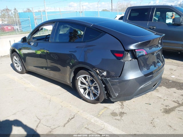 2023 TESLA MODEL Y 7SAYGDEE3PF865229 Photo 2