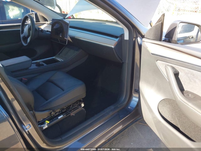 2023 TESLA MODEL Y 7SAYGDEE3PF865229 Photo 4