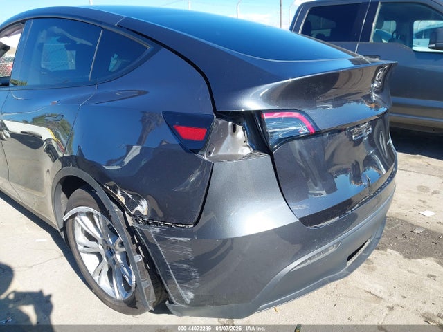 2023 TESLA MODEL Y 7SAYGDEE3PF865229 Photo 5
