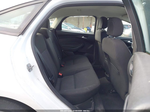 Ford FOCUS SE 2018 1FADP3F24JL251259 Image 8