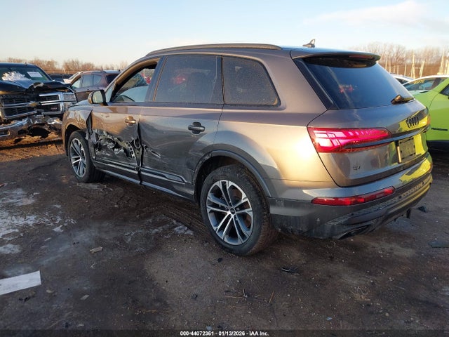 2025 AUDI Q7 WA1LCBF75SD000733 Photo 2