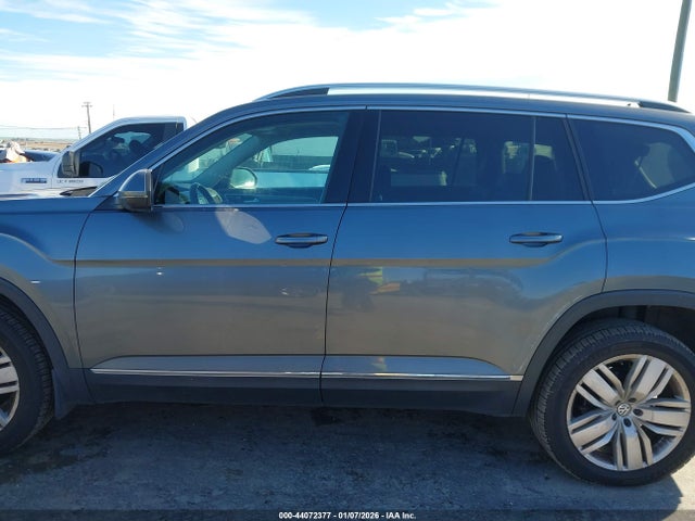 1V2NR2CA1JC570597 Volkswagen Atlas 3.6l V6 Sel Premium