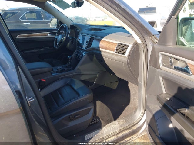 1V2NR2CA1JC570597 Volkswagen Atlas 3.6l V6 Sel Premium