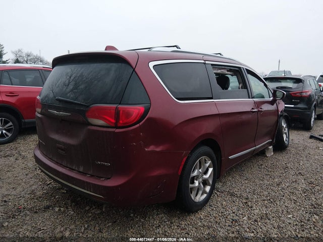 Продажа на аукционе авто 2018 Chrysler Pacifica Limited, vin: 2C4RC1GG8JR320682, номер лота: 44072447