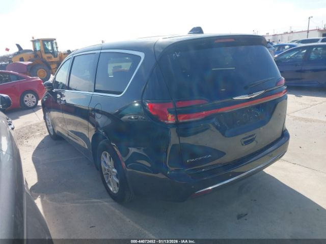 2025 CHRYSLER PACIFICA 2C4RC1BG3SR520569 Photo 2