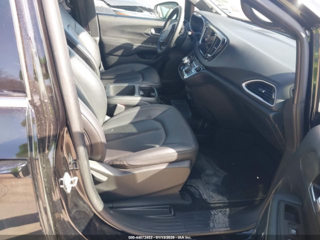 2025 CHRYSLER PACIFICA 2C4RC1BG3SR520569 Photo 4