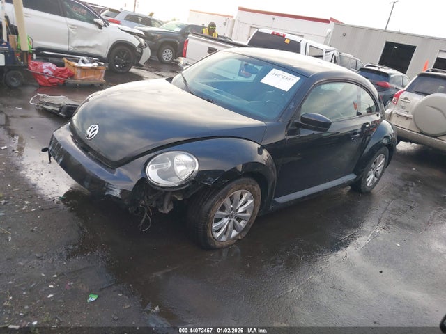 2017 VOLKSWAGEN BEETLE 3VWF17AT9HM621137 Photo 1