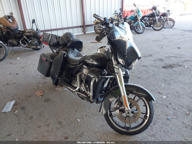 2016 HARLEY-DAVIDSON FLHX 1HD1KBM13GB613000