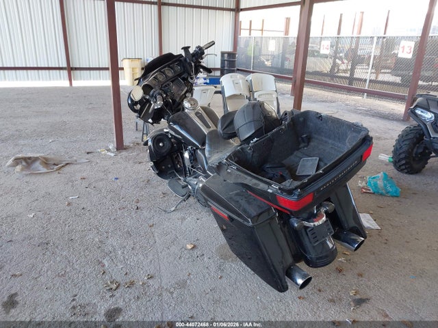 2016 HARLEY-DAVIDSON FLHX 1HD1KBM13GB613000 Photo 2