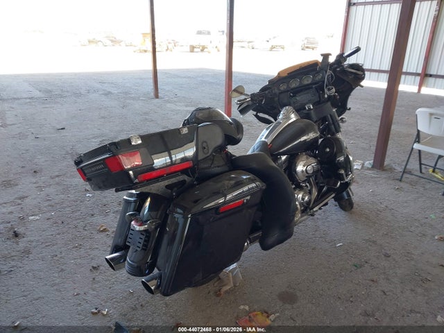 2016 HARLEY-DAVIDSON FLHX 1HD1KBM13GB613000 Photo 3