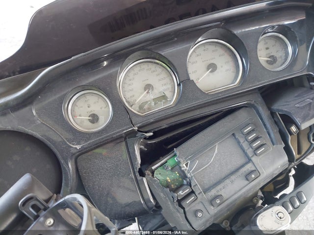 2016 HARLEY-DAVIDSON FLHX 1HD1KBM13GB613000 Photo 6