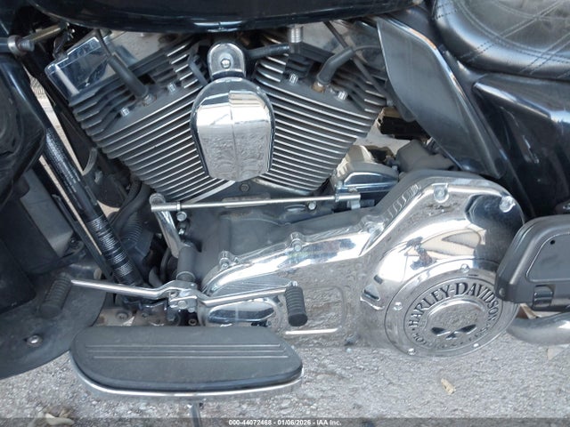 2016 HARLEY-DAVIDSON FLHX 1HD1KBM13GB613000 Photo 8