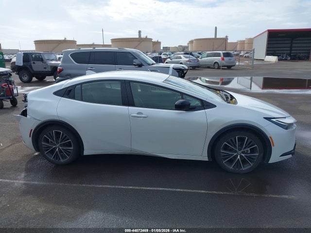 JTDACAAU6R3032692 Toyota PRIUS XLE