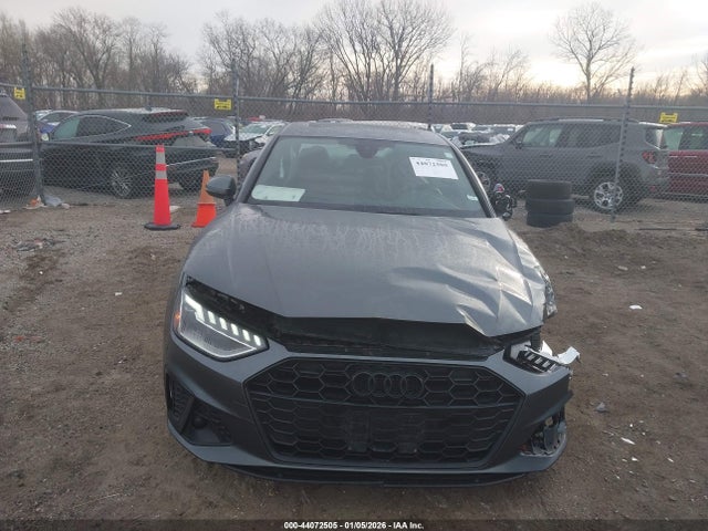 2021 Audi A4 Premium Plus 45 Tfsi S Line Quattro S Tronic მანქანა იყიდება აუქციონზე, vin: WAUEAAF49MA013233, აუქციონის ნომერი: 44072505