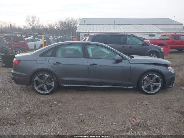 2021 Audi A4 Premium Plus 45 Tfsi S Line Quattro S Tronic მანქანა იყიდება აუქციონზე, vin: WAUEAAF49MA013233, აუქციონის ნომერი: 44072505