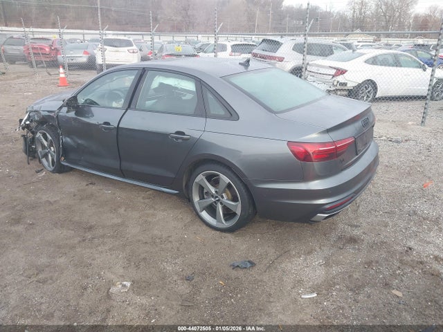 2021 AUDI A4 WAUEAAF49MA013233 Photo 2