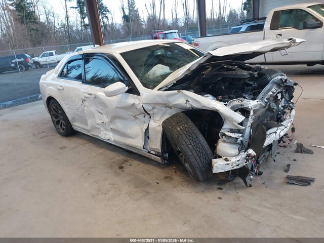 2017 CHRYSLER 300 2C3CCABG5HH664780