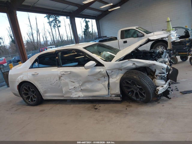 Chrysler 300 300s 2017 2C3CCABG5HH664780 Image 14
