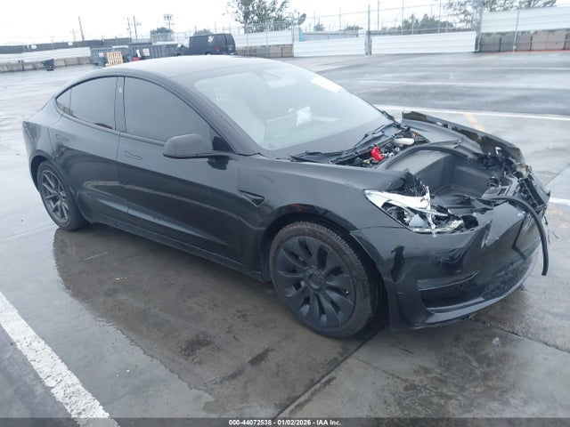 2021 Tesla Model 3 Standard Range Plus Rear-wheel Drive მანქანა იყიდება აუქციონზე, vin: 5YJ3E1EAXMF000617, აუქციონის ნომერი: 44072538