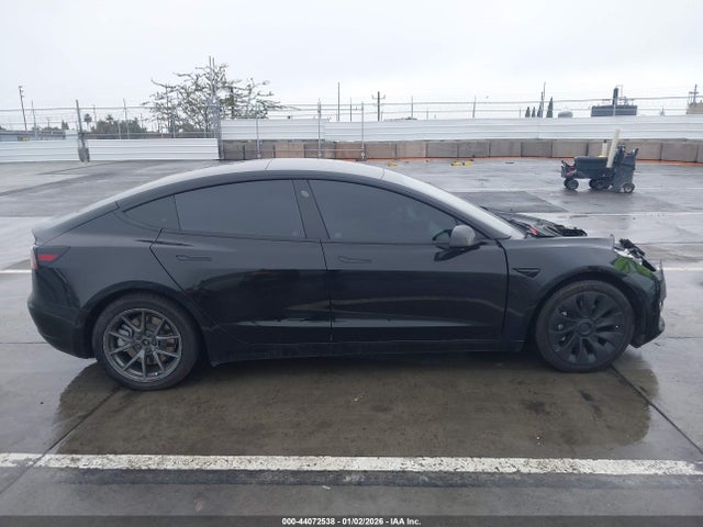 44072538 :رقم المزاد ، 5YJ3E1EAXMF000617 vin ، 2021 Tesla Model 3 Standard Range Plus Rear-wheel Drive مزاد بيع