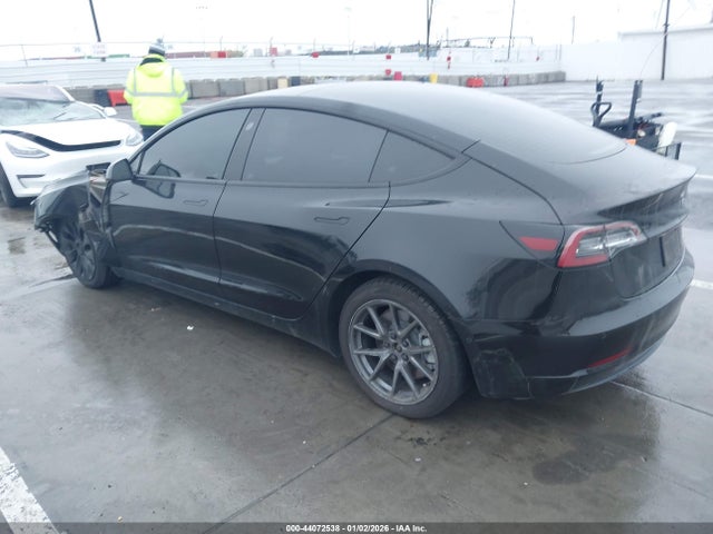 44072538 :رقم المزاد ، 5YJ3E1EAXMF000617 vin ، 2021 Tesla Model 3 Standard Range Plus Rear-wheel Drive مزاد بيع