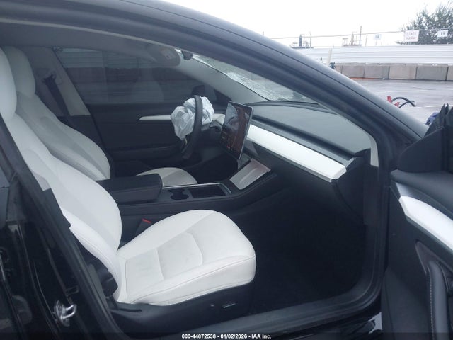 44072538 :رقم المزاد ، 5YJ3E1EAXMF000617 vin ، 2021 Tesla Model 3 Standard Range Plus Rear-wheel Drive مزاد بيع