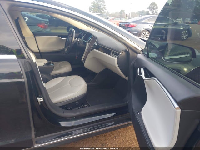 2014 TESLA MODEL S 5YJSA1H17EFP36600 Photo 4