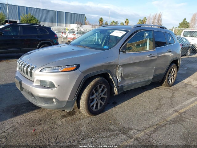 1C4PJLCB8HW559668 Jeep Cherokee Latitude Fwd