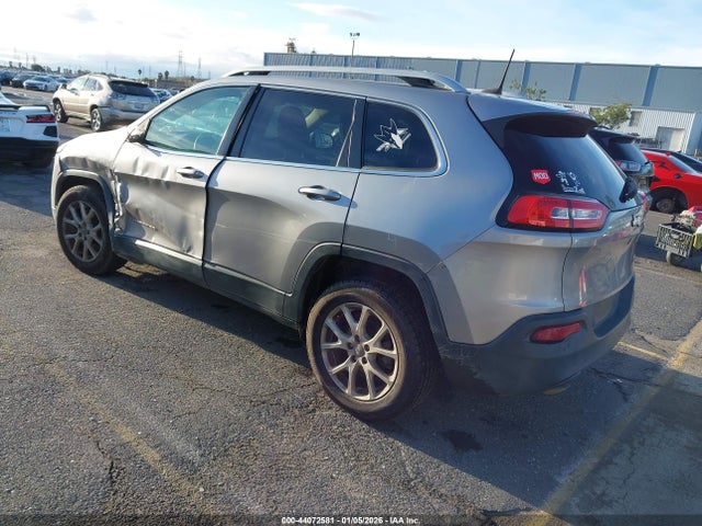 1C4PJLCB8HW559668 Jeep Cherokee Latitude Fwd