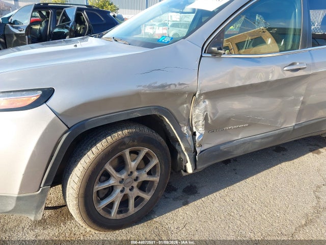1C4PJLCB8HW559668 Jeep Cherokee Latitude Fwd