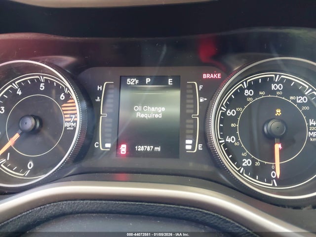 1C4PJLCB8HW559668 Jeep Cherokee Latitude Fwd