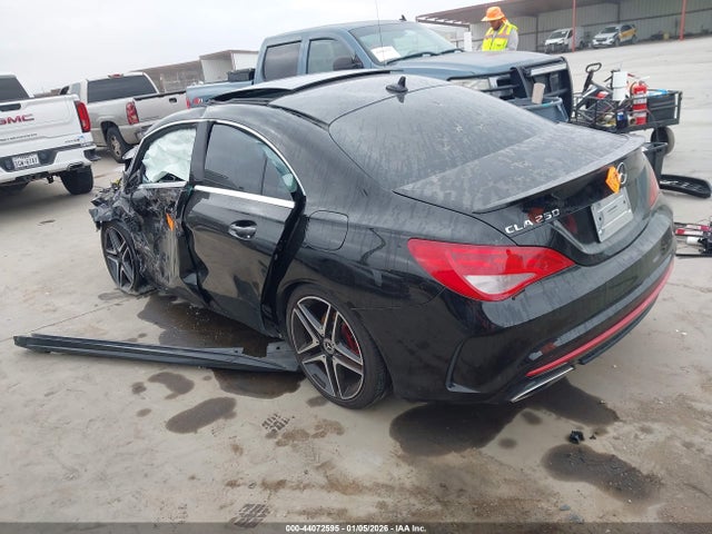 2018 MERCEDES-BENZ CLA WDDSJ4EB7JN542469 Photo 2