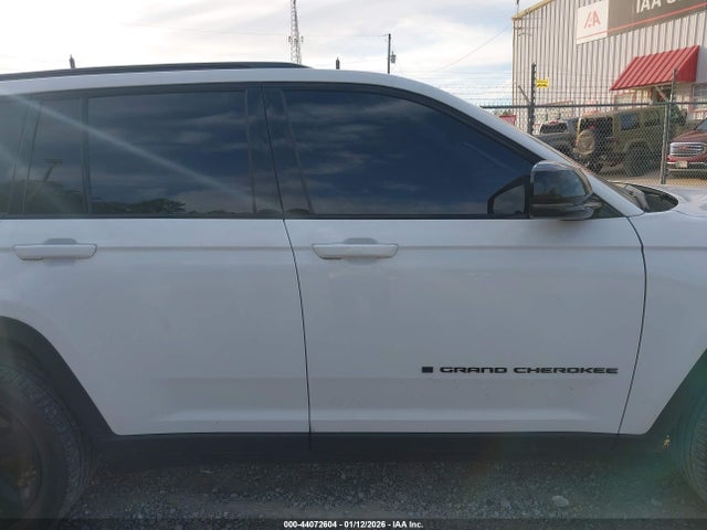 Jeep Grand Cherokee Limited 4x2 2023 1C4RJGBG5PC511851 Image 14