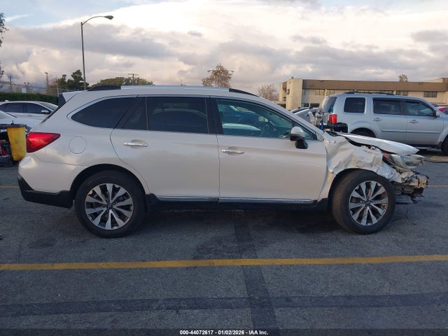Auction sale of the 2018 Subaru Outback 3.6r Touring, vin: 4S4BSETC3J3392103, lot number: 44072617