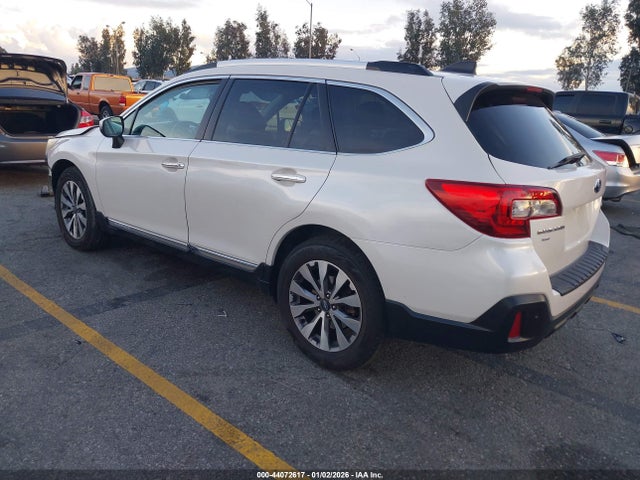 Auction sale of the 2018 Subaru Outback 3.6r Touring, vin: 4S4BSETC3J3392103, lot number: 44072617