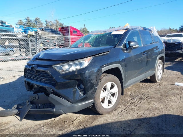 Toyota Rav4 Xle 2021 JTMP1RFV9MD532381 Image 2