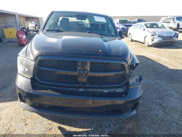 1C6RR7FG4KS727103 RAM 1500 Classic Express 4x4 6&#039;4 Box