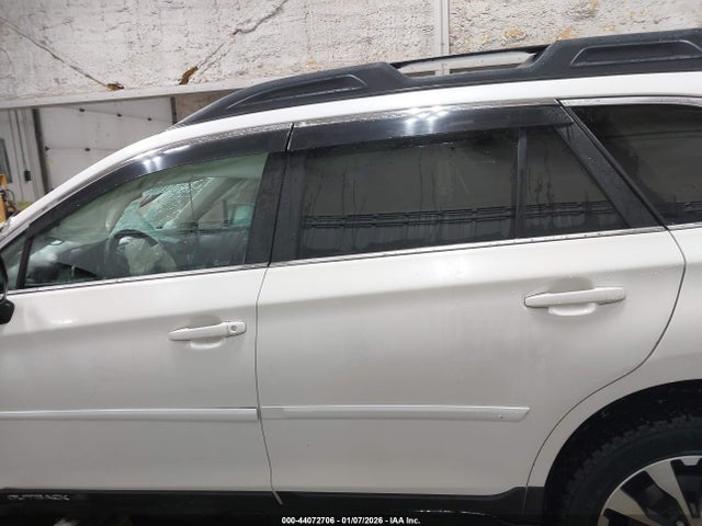 Subaru Outback 2.5i Limited 2015 4S4BSBJC1F3230835 Image 15