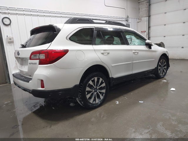 Subaru Outback 2.5i Limited 2015 4S4BSBJC1F3230835 Image 4