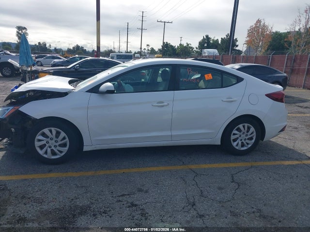 Hyundai ELANTRA SE 2019 5NPD74LF3KH492890 Image 15