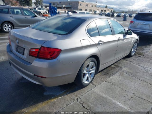 2013 BMW 528I WBAXG5C54DDY34685 Photo 3