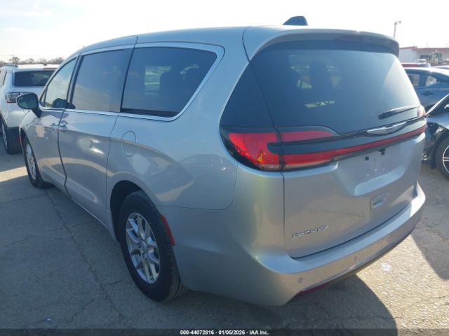 2026 CHRYSLER PACIFICA 2C4RC1BG8TR192129 Photo 2