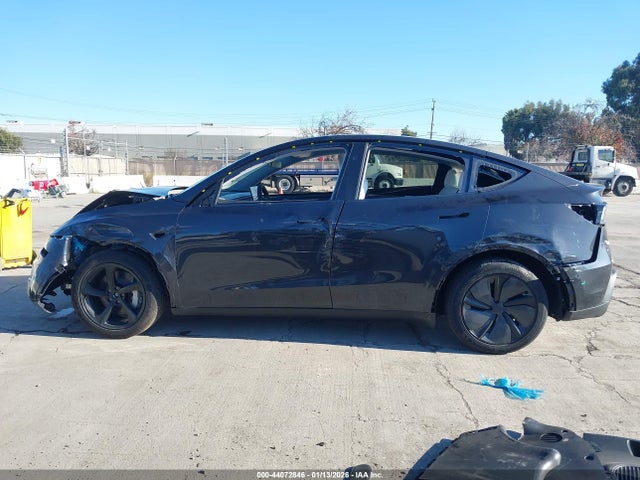 7SAYGDEE4TF515067 Tesla Model Y Long Range Launch Series/premium All-wheel Drive