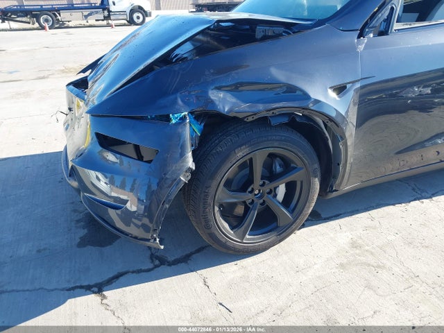 7SAYGDEE4TF515067 Tesla Model Y Long Range Launch Series/premium All-wheel Drive